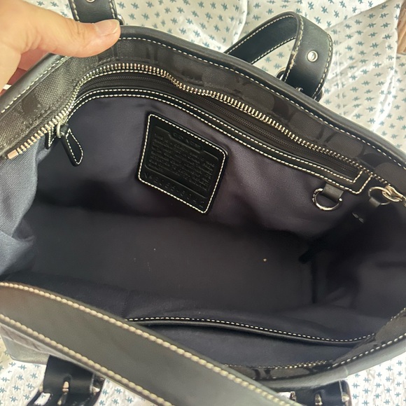 Coach purse flawless condition - Picture 6 of 8